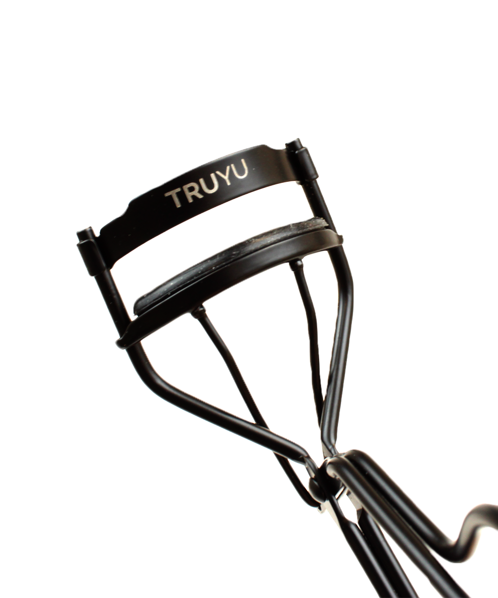 TRUYU Classic Black Eyelash Curler. Out of Packaging. Close-up.