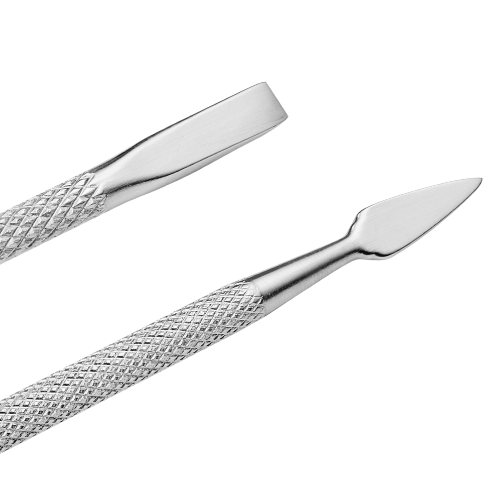 Zoomed in image of TRUYU Cuticle & Nail Care Duo. Close up of point and straight ends.