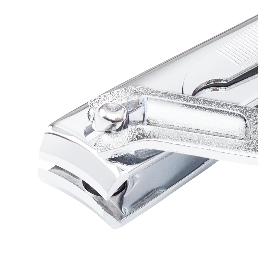 Zoomed in image of silver TRUYU Curved Toenail Clipper. Close up of curved blades.